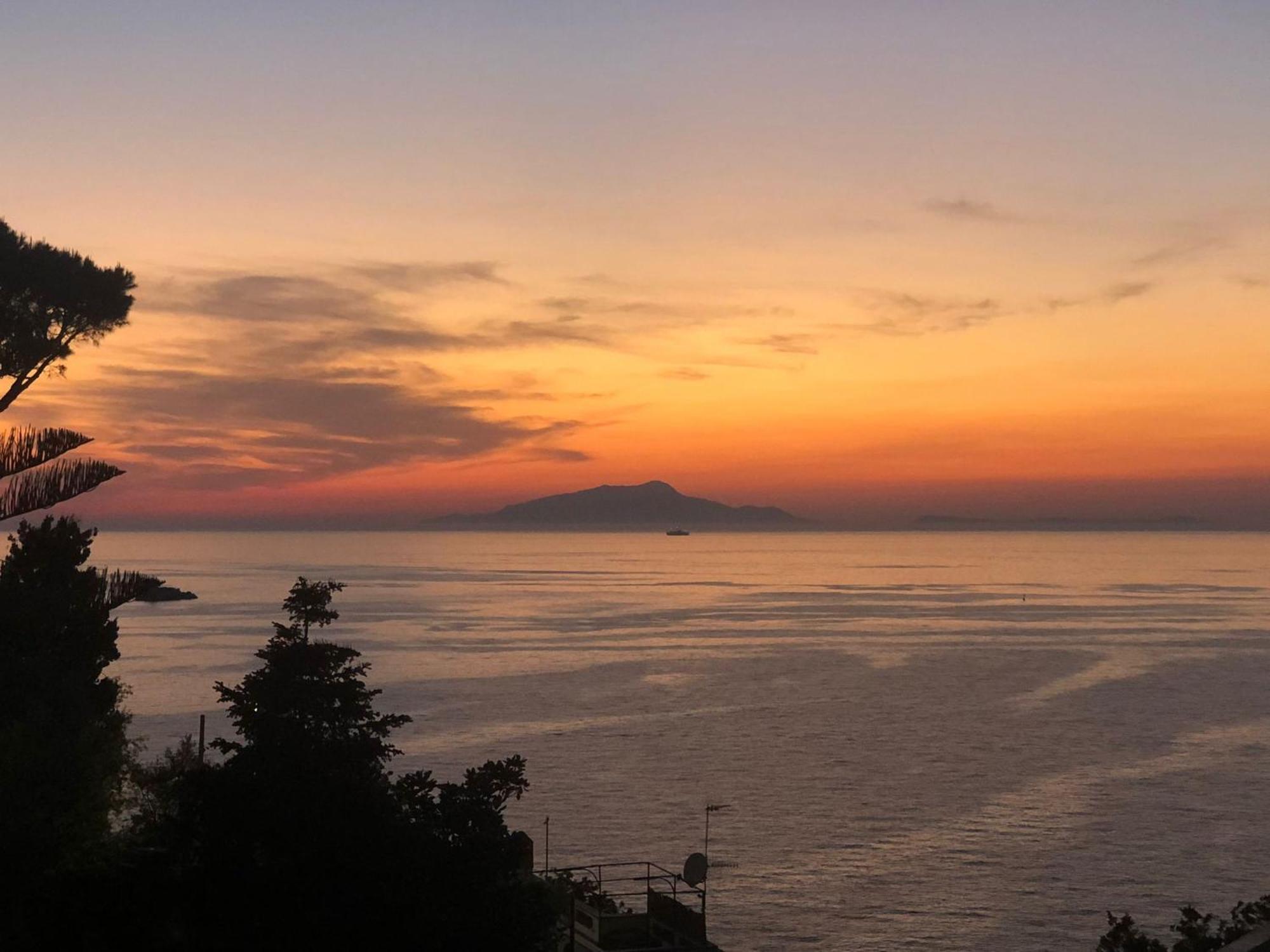 Bilocale Panoramico “Lo Sguardo” Daire Massa Lubrense Dış mekan fotoğraf